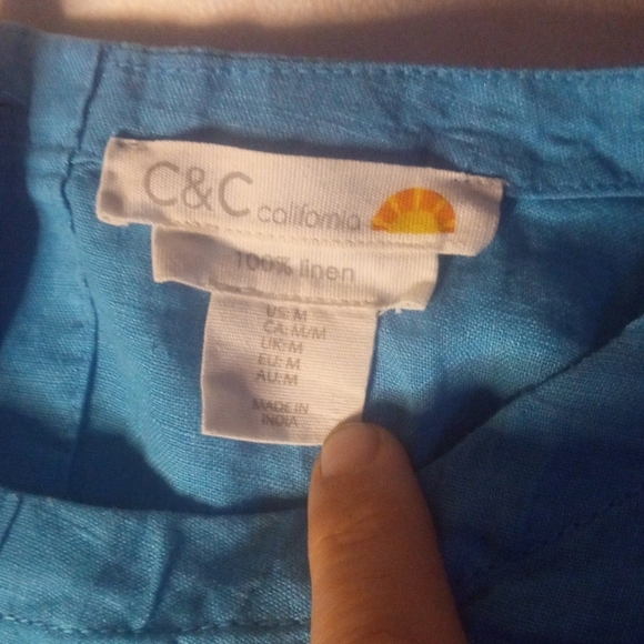 C & C California Breezy Bright Blue Button Back 100% Linen Blouse Size Medium - Picture 6 of 7